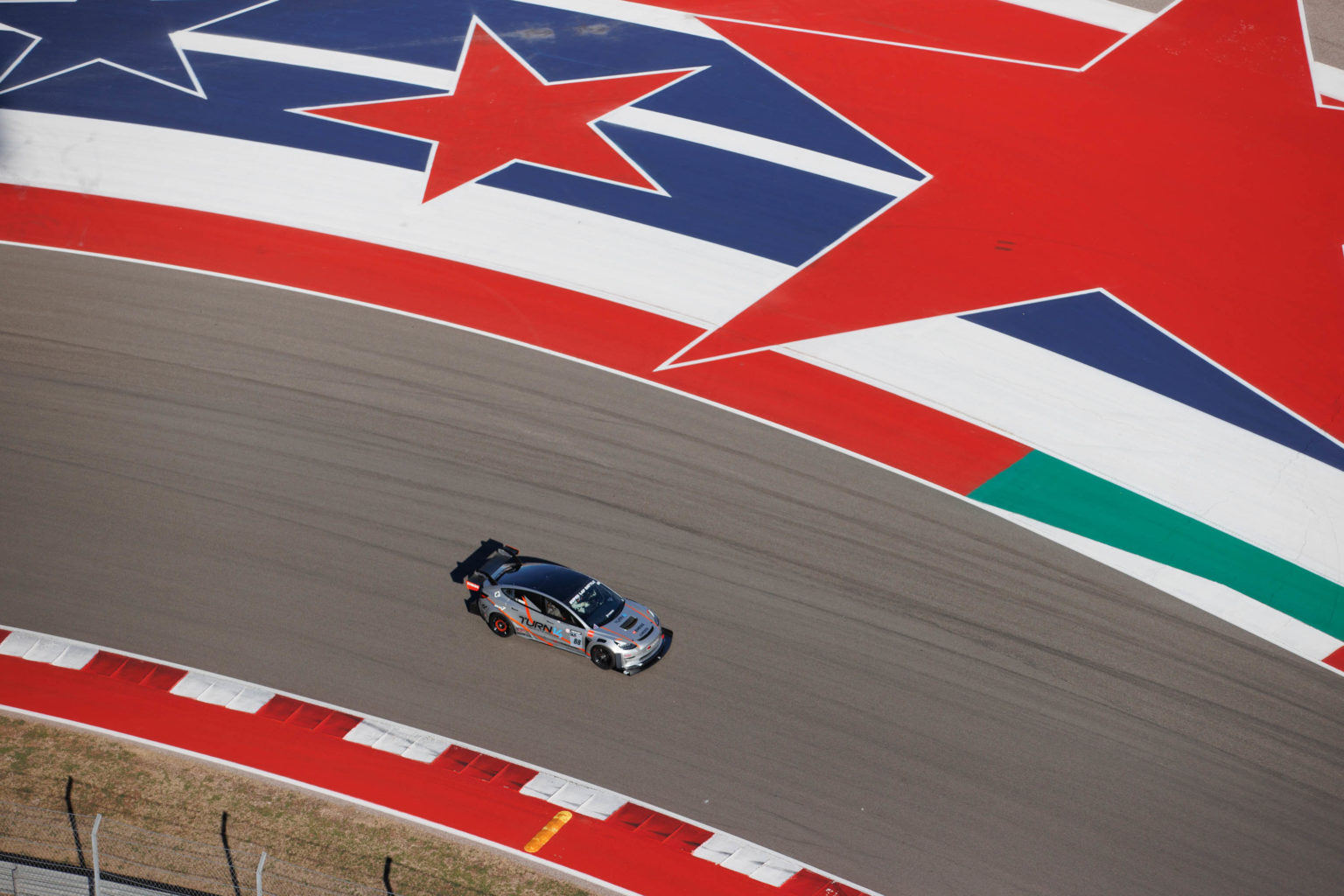 Electrifying Finish for Yoshihara at 2022 Super Lap Battle COTA