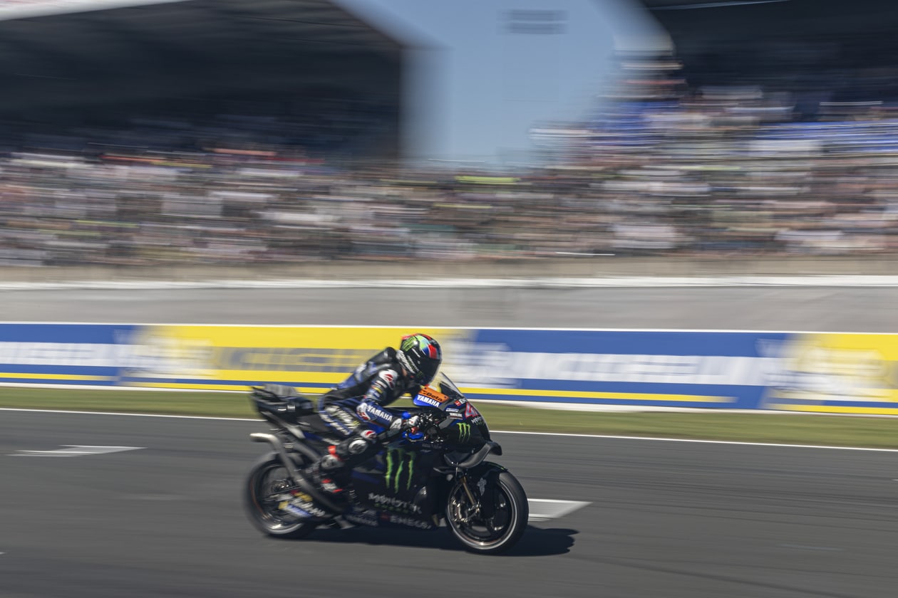 Rins racing down the front straight, 2024 MotoGP France