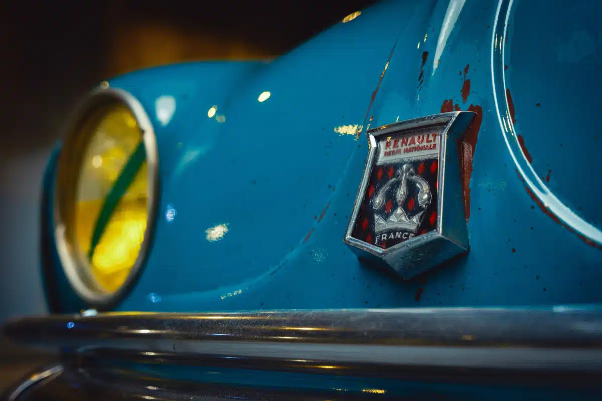 Justin Cashmore’s 1960 Renault Dauphine, front emblem, 2024 SEMA Show